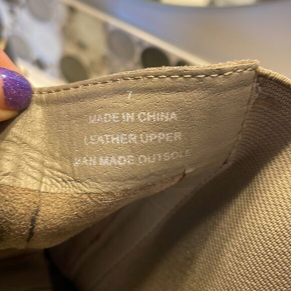 VERY Volatile woman’s grey suede boots - Picture 12 of 13